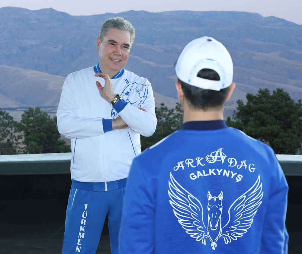 https://tds.gov.tm/assets/news/turkmen-halkynyn-milli-lideri-turkmenistanyn-halk-maslahatynyn-baslygy-gahryman-arkadagymyz-galkynys-milli-at-ustundaki-oyunlar-toparynyn-agzalary-bilen-dususdy-31-07-2026-12-42-51/BQVpz1cXhy.jpg